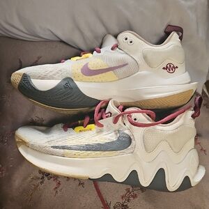 Nike Beige and White Sneakers